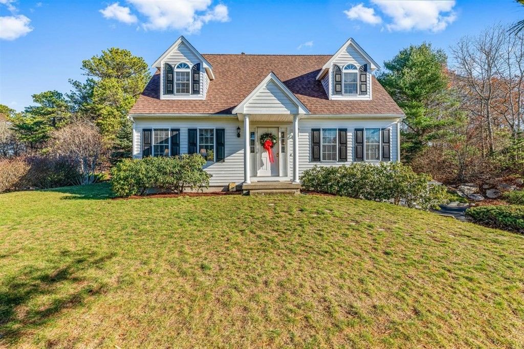 51 Pleasant Harbour Rd, Plymouth, MA 02360