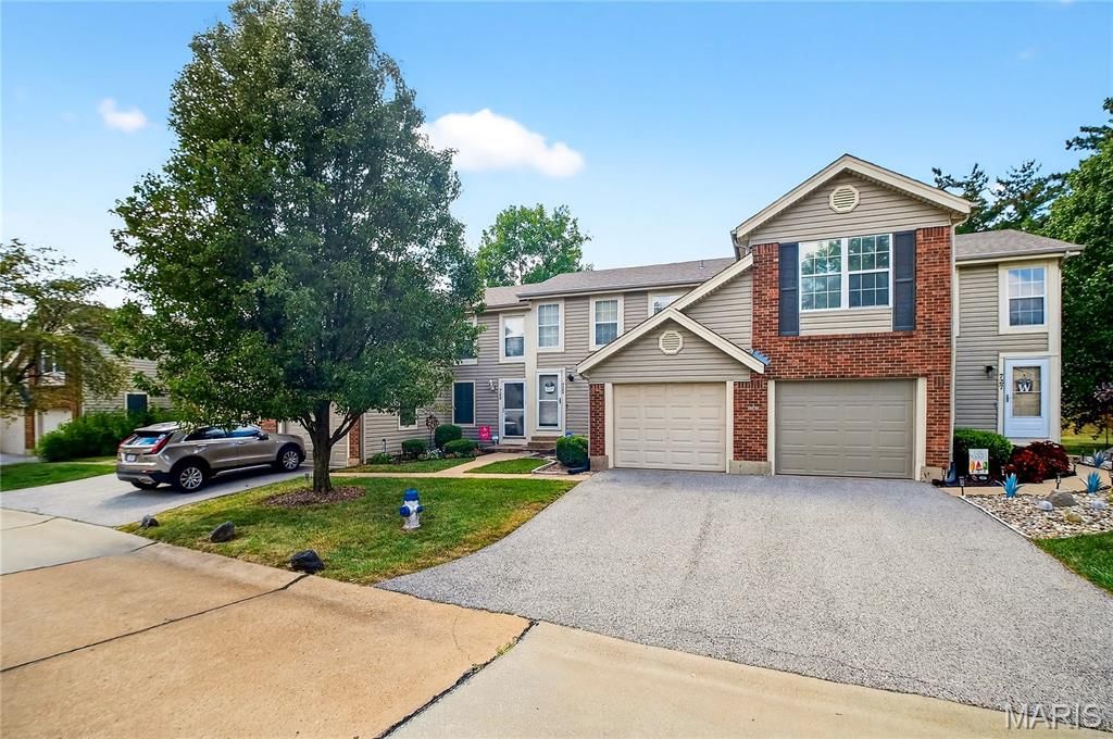 725 Sugar Glen Dr #5, Saint Peters, MO 63376