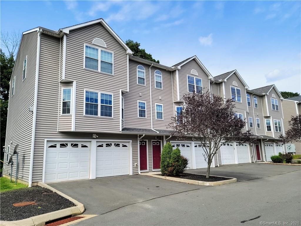 58 Leonard St #201, Meriden, CT 06451
