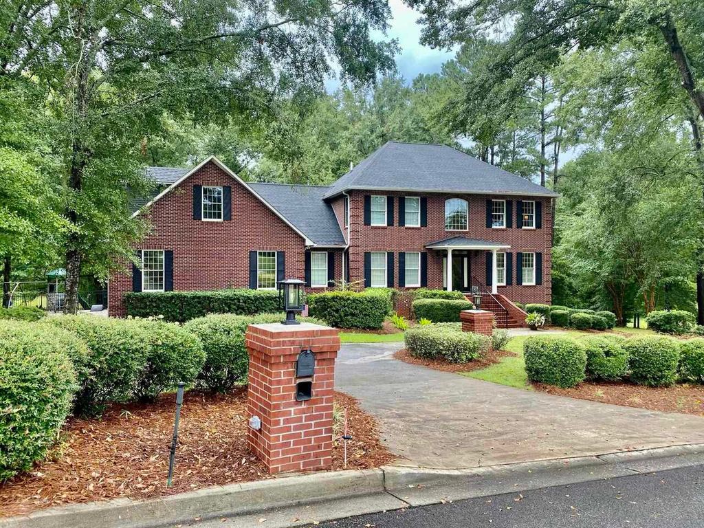 202 Muirfield Ct, Dublin, GA 31021