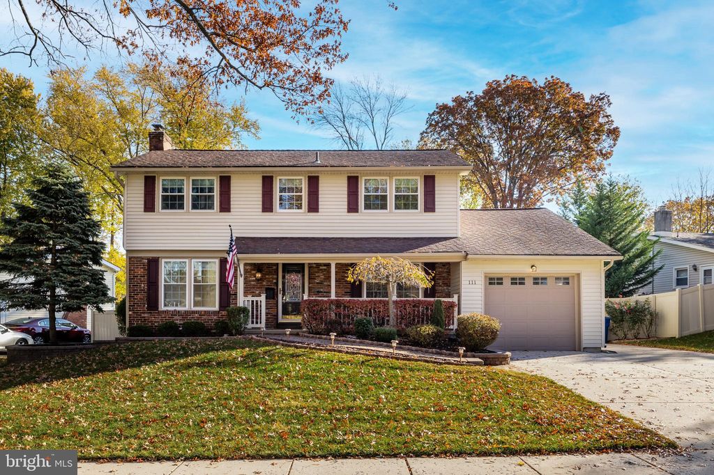 111 Brentwood Dr, Mount Laurel, NJ 08054