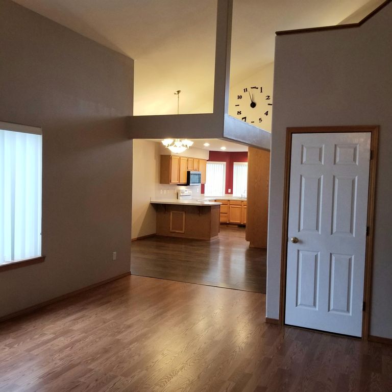 2833 Monarch Ln, Richland, WA 99354