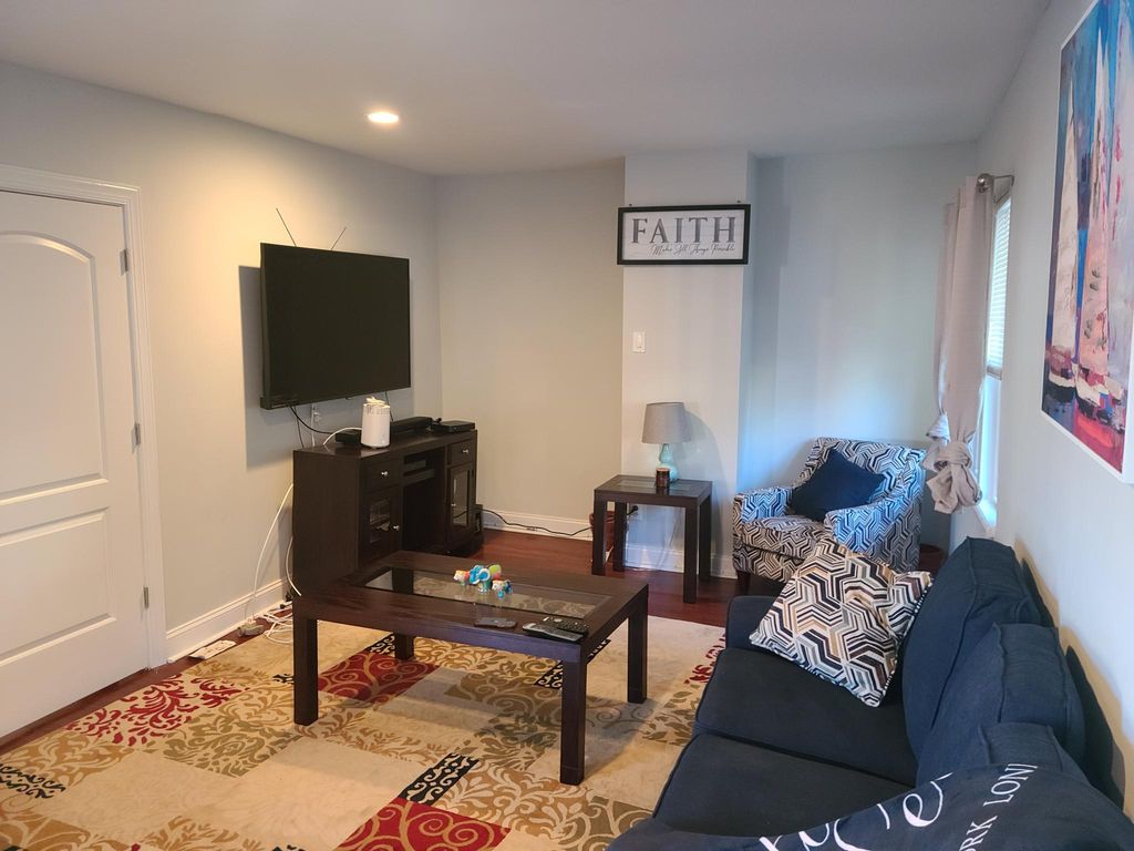 1016 Genesee St, Trenton, NJ 08610