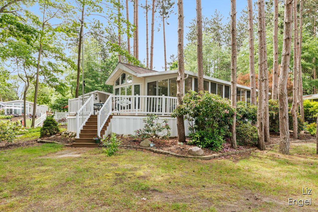 6473 Blue Star Hwy 96, Saugatuck, MI 49453 MLS 24028373 Trulia