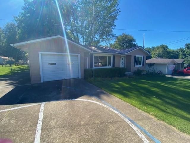 811 Cherry St, Central City, KY 42330