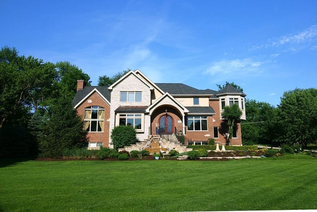 1175 Division St, Barrington, IL 60010