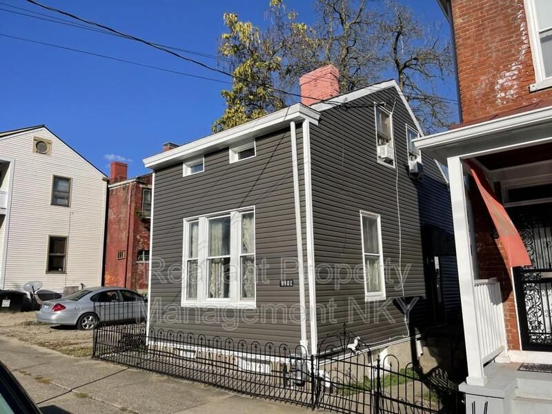 1210 Scott St, Covington, KY 41011