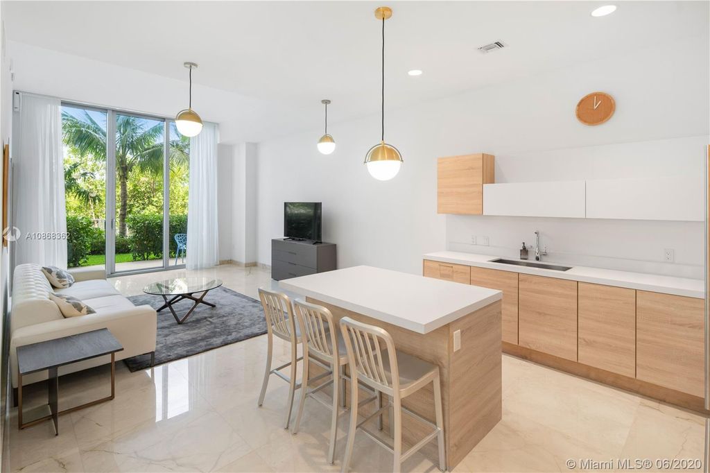16385 Biscayne Blvd #101, North Miami Beach, FL 33160