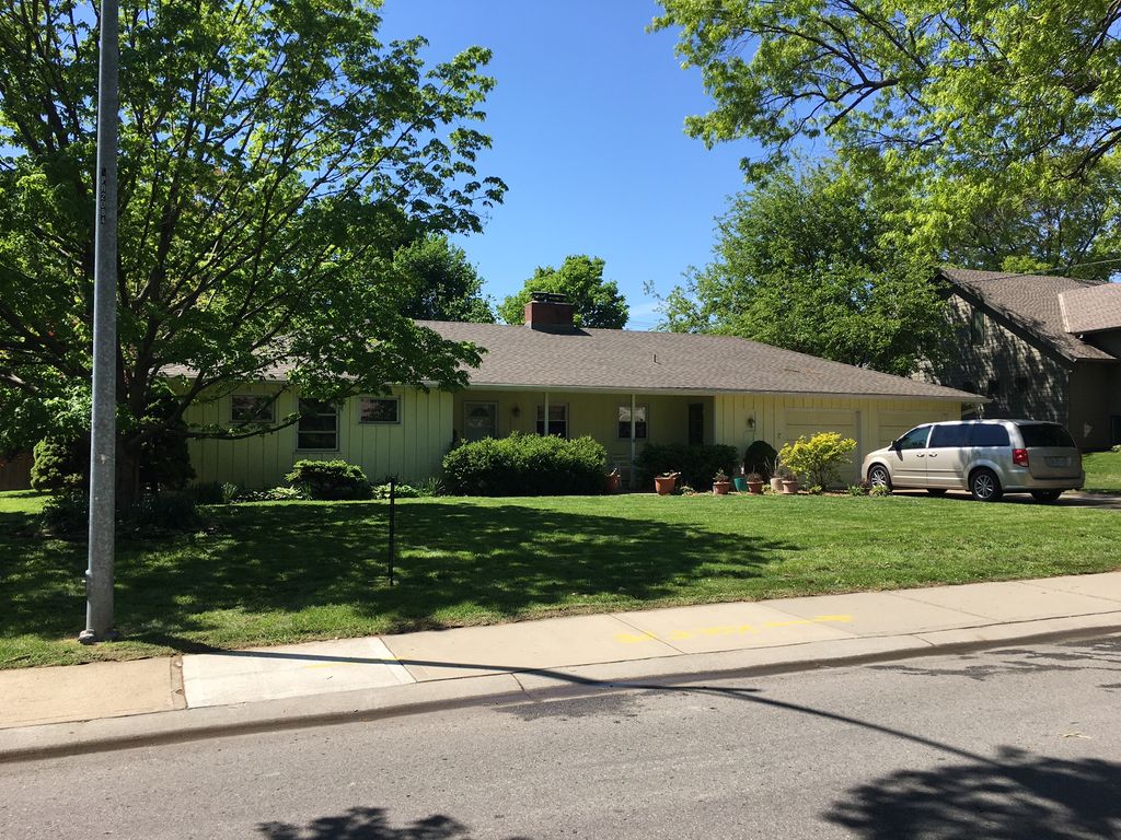 3901 W 66th St, Prairie Village, KS 66208