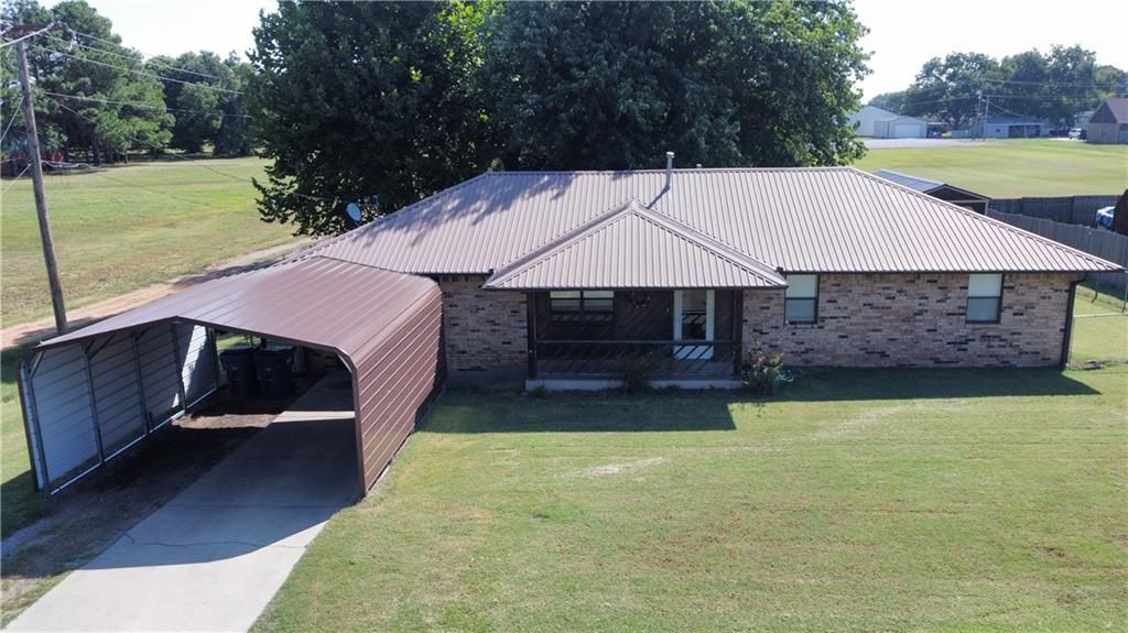 209 S East Ave, Wynnewood, OK 73098