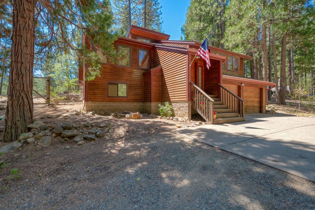 259 April Ln, Cromberg, CA 96103