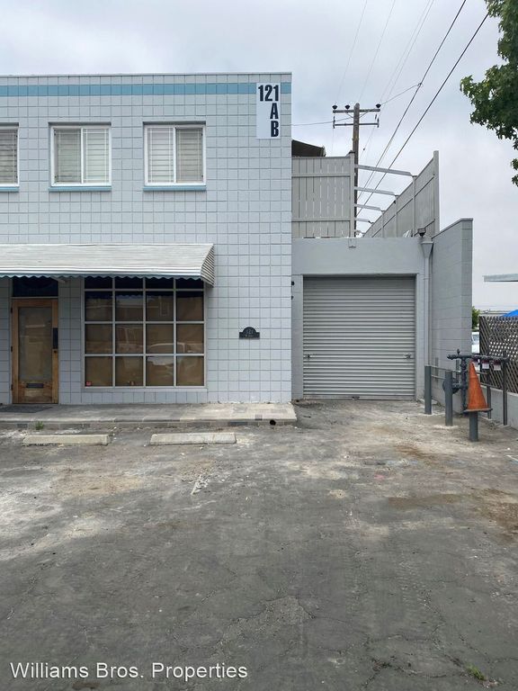 121 W Jones St #A, Santa Maria, CA 93458