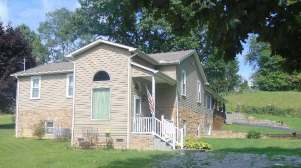 900 Maple Fork Rd, Mount Hope, WV 25880 Trulia