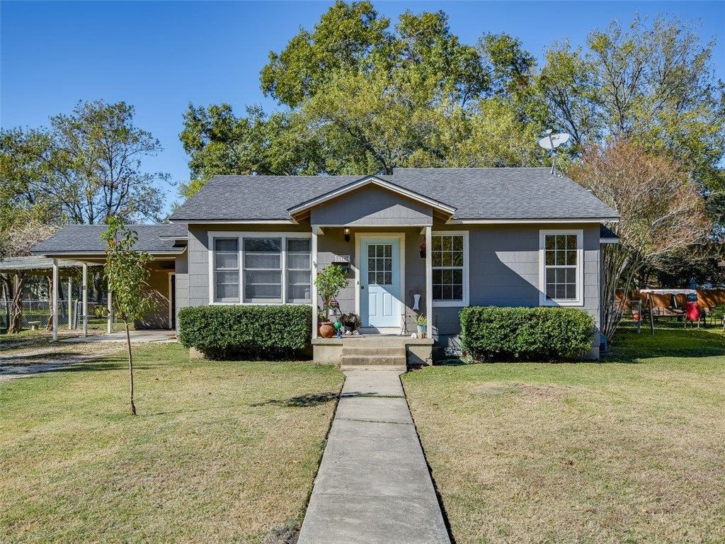 913 W Live Oak St, Lockhart, TX 78644 Trulia