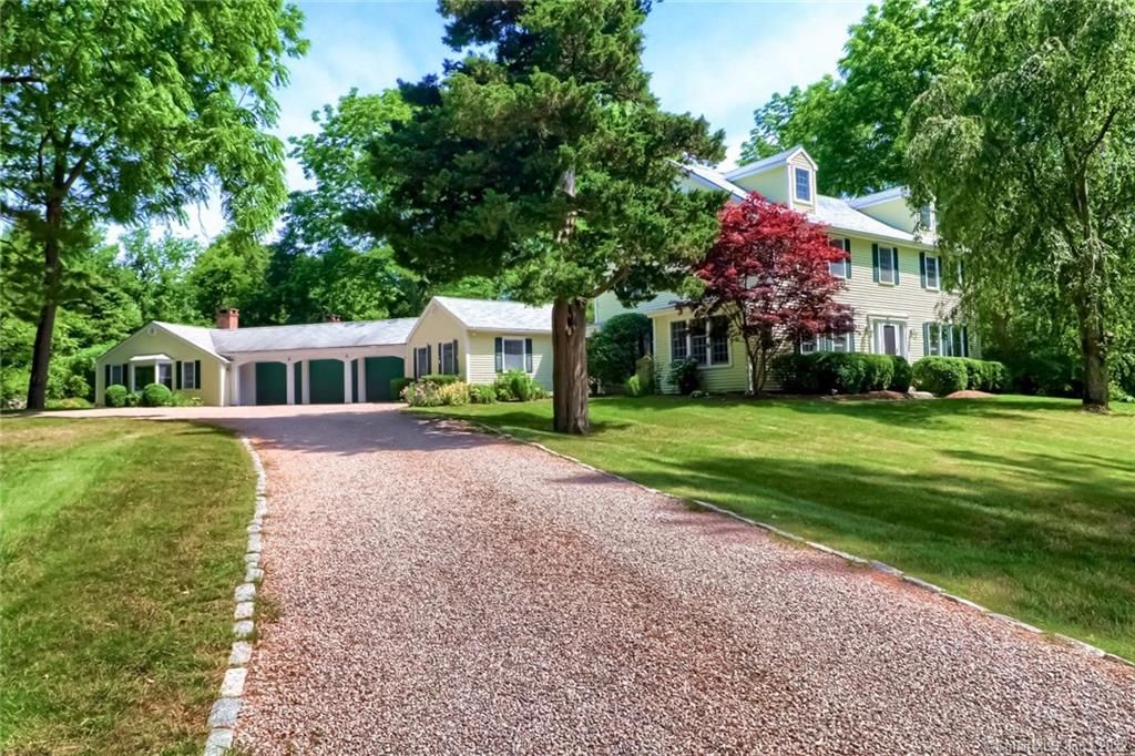 12 School House Rd, Mystic, CT 06355