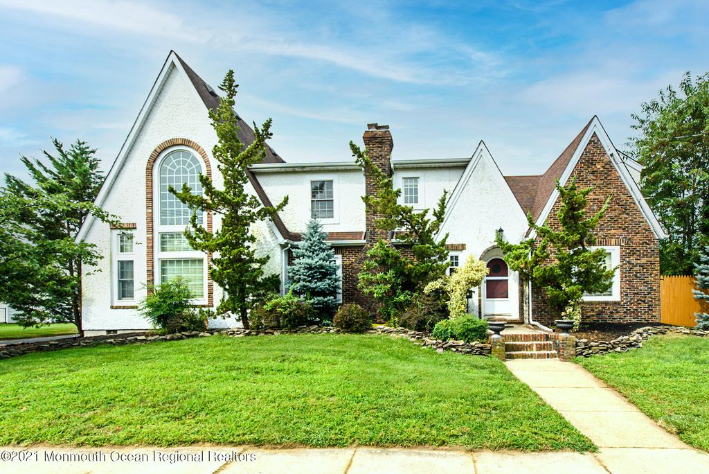 11 Walada Ave, Port Monmouth, NJ 07758