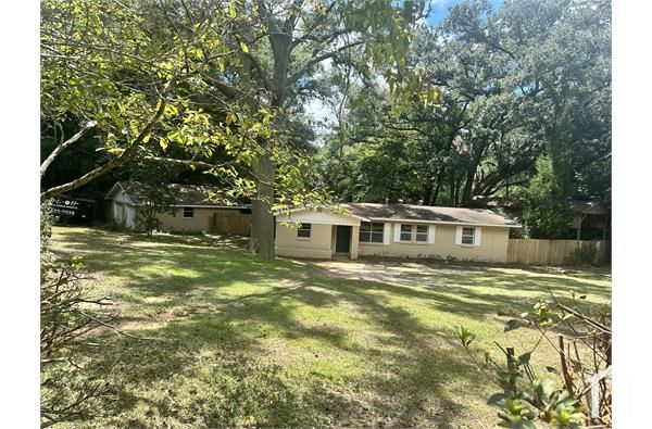 5234 Cottage Hill Rd, Mobile, AL 36609