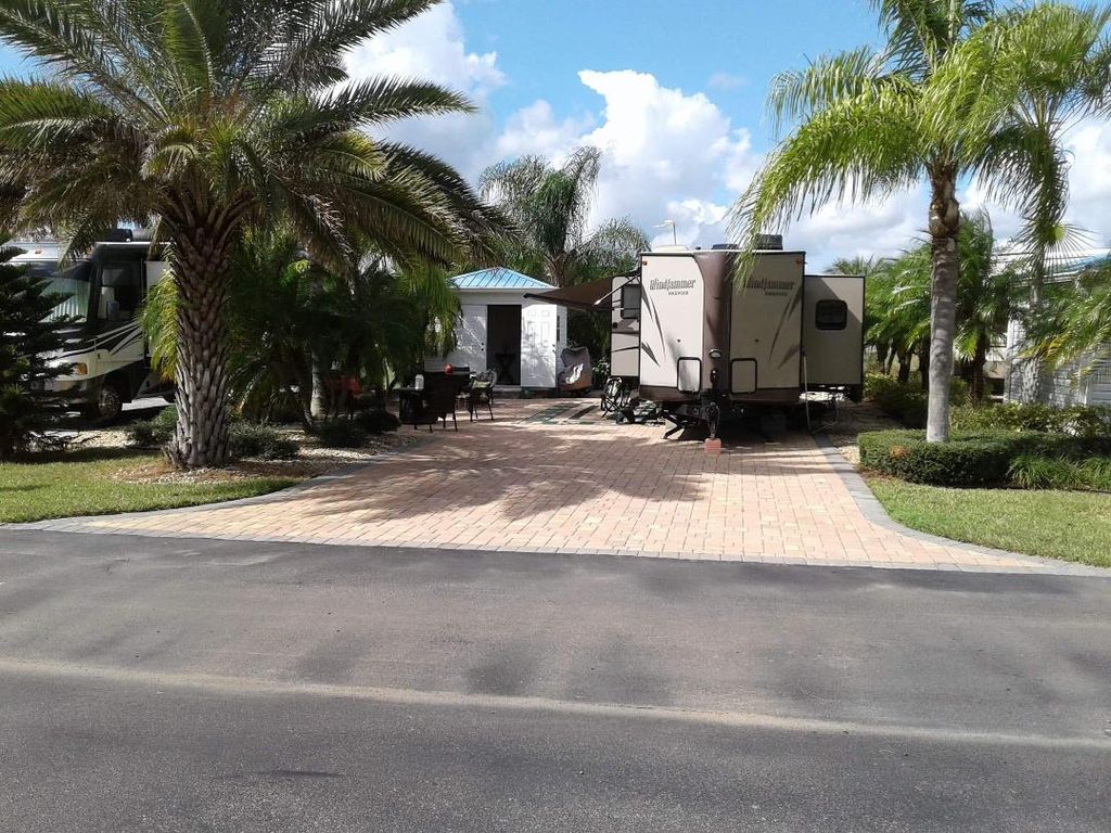Escape to Paradise: Your Florida RV Adventure Awaits at Silver Palms RV Village