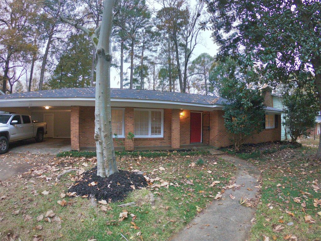 211 Dona Ave, Jackson, MS 39212