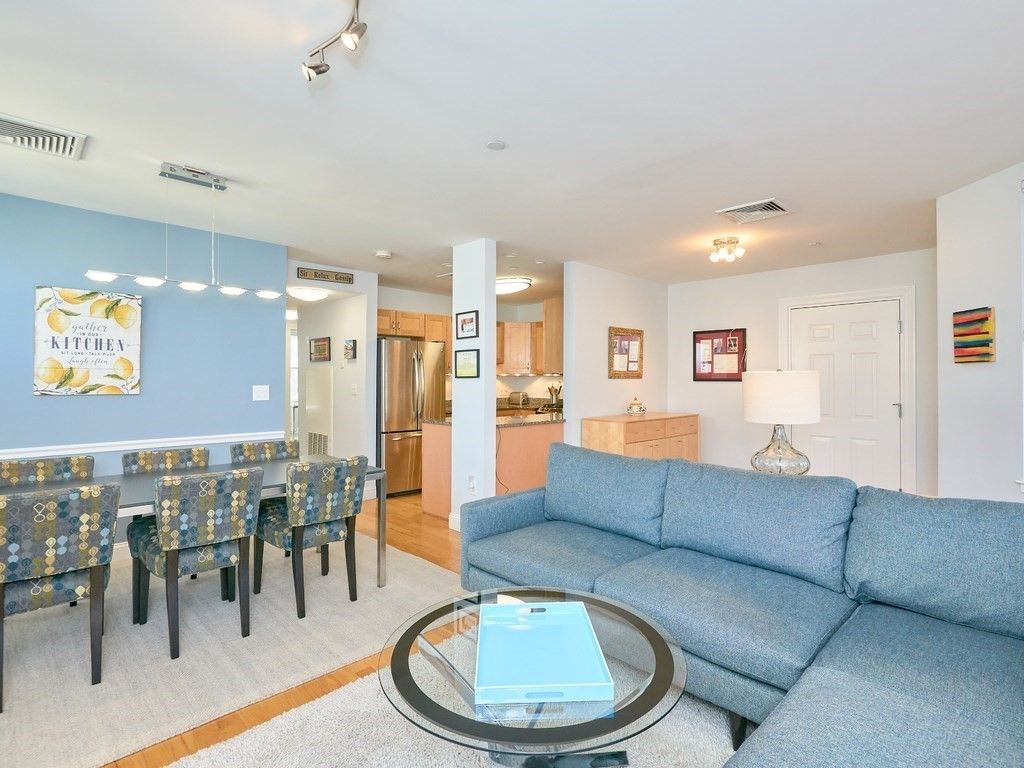 4044 Washington St #5, Roslindale, MA 02131