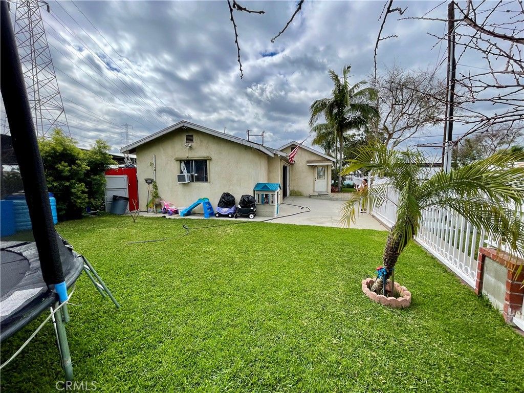 8310 Scout Ave, Bell Gardens, CA 90201