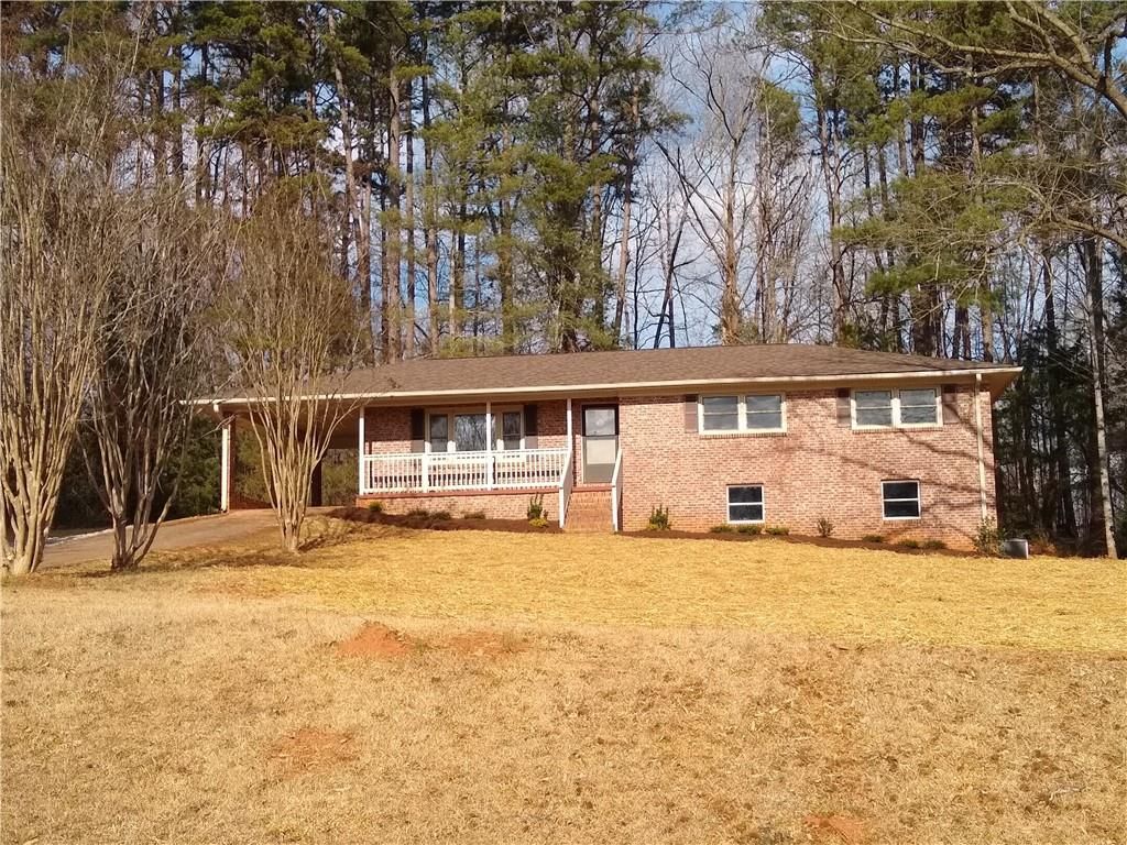 2376 Blue Ridge Blvd, Seneca, SC 3 Bed, 3 Bath SingleFamily Home