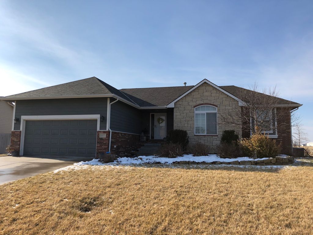617 Charles St, Hesston, KS 67062 Trulia