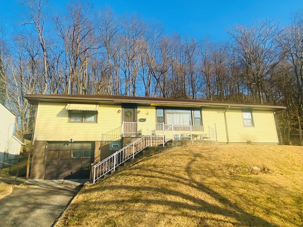 2012 Highland Ave, Wheeling, WV 26003 3 Bed, 1 Bath SingleFamily