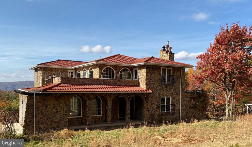 413 Winterberry Dr 413, Moorefield, WV 5 Bed, 5 Bath SingleFamily