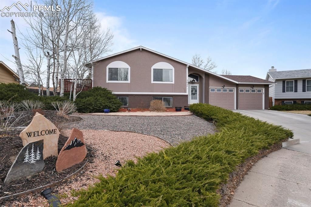 5027 Hackamore Dr N, Colorado Springs, CO 80918