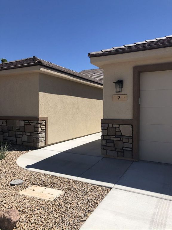 571 Marilyn Pkwy #2, Mesquite, NV 89027