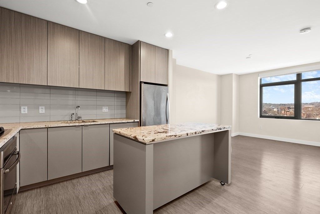 80-82 Fenwood Rd #811, Boston, MA 02115
