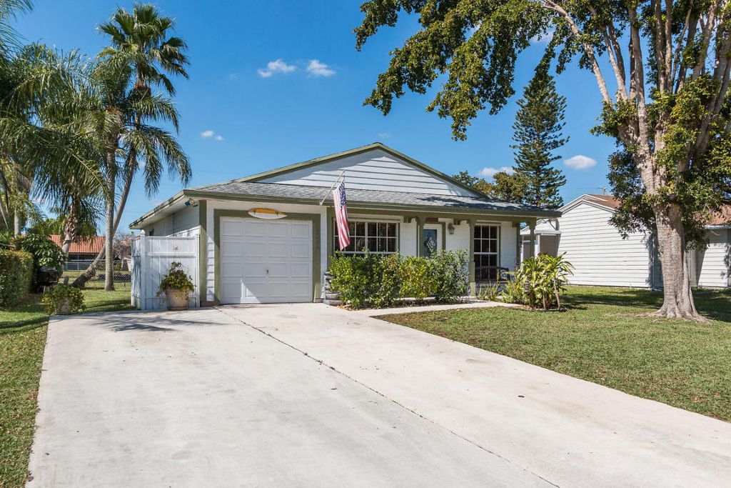 5384 Courtney Cir, Boynton Beach, FL 33472