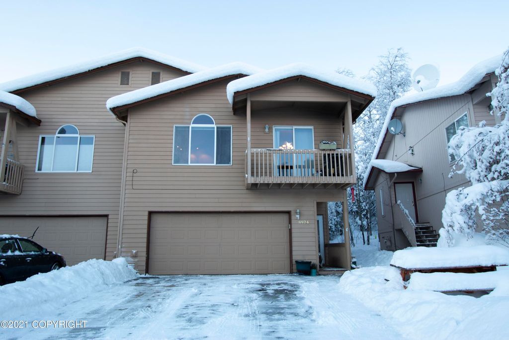 8924 Northwood Park Cir, Eagle River, AK 99577