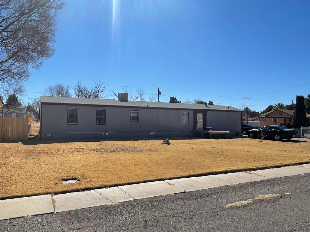 623 King James Ave, Las Cruces, NM 88007