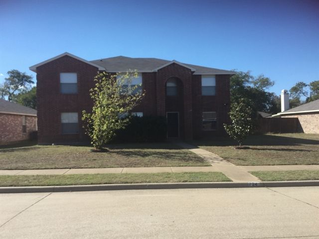 724 Meandering Dr, Cedar Hill, TX 75104