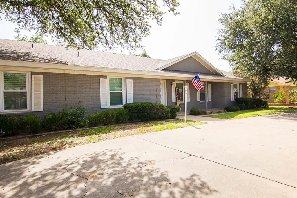 1517 Tanglewood Ln, Odessa, TX 79761