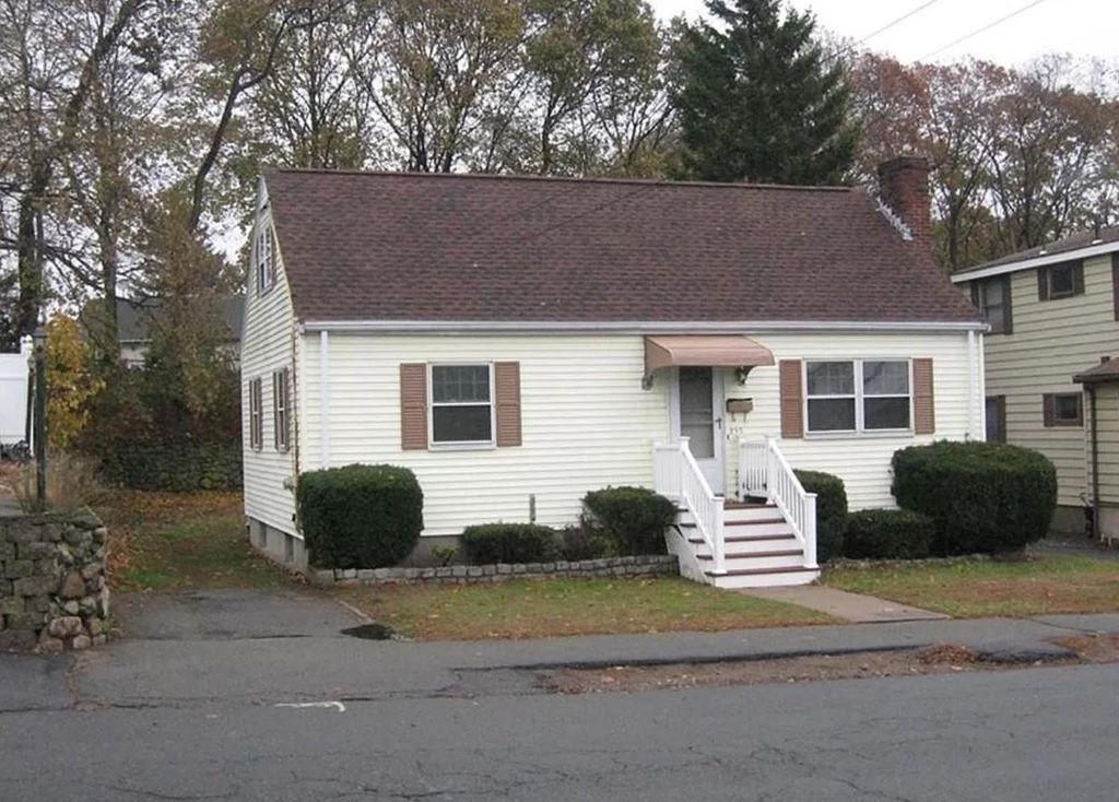 293 Jenness St #2, Lynn, MA 01904