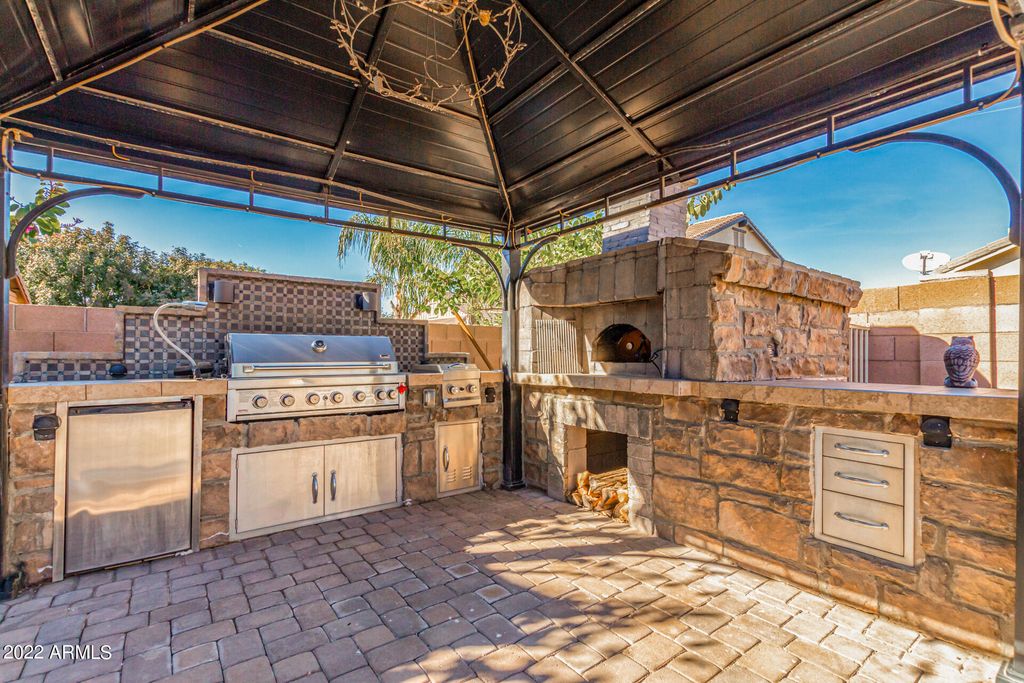2556 E Orleans Dr, Gilbert, AZ 85298