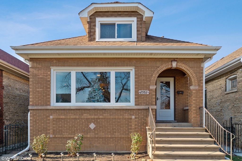 2552 Wood St, River Grove, IL 60171