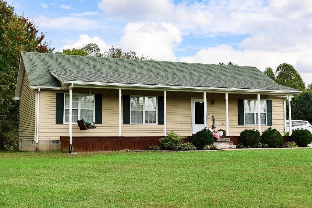 304 Lonnie Snodgrass Rd, Morgantown, KY 42261