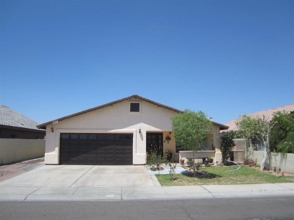 1824 E Los Olivos Dr, San Luis, AZ 85336