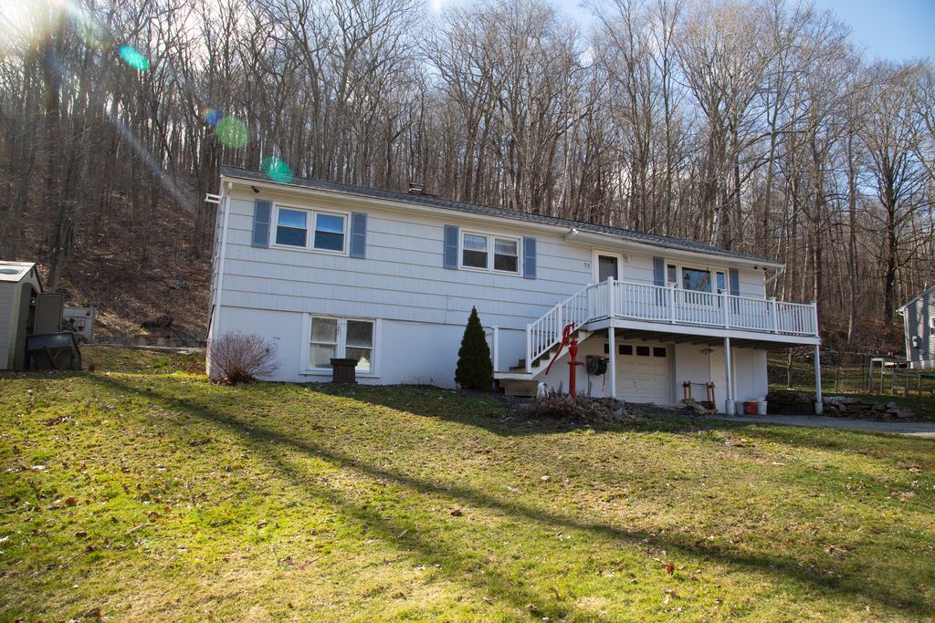 53 Connelly Rd, New Milford, CT 06776