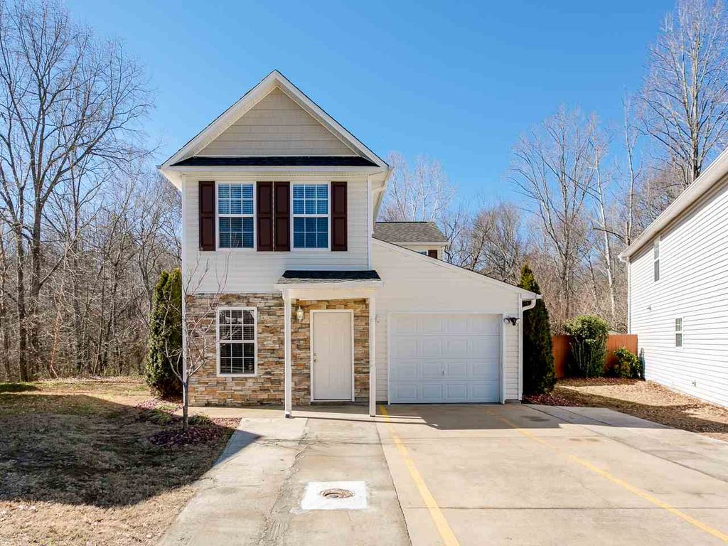 92 Birdsong Ln, Taylors, SC 29687