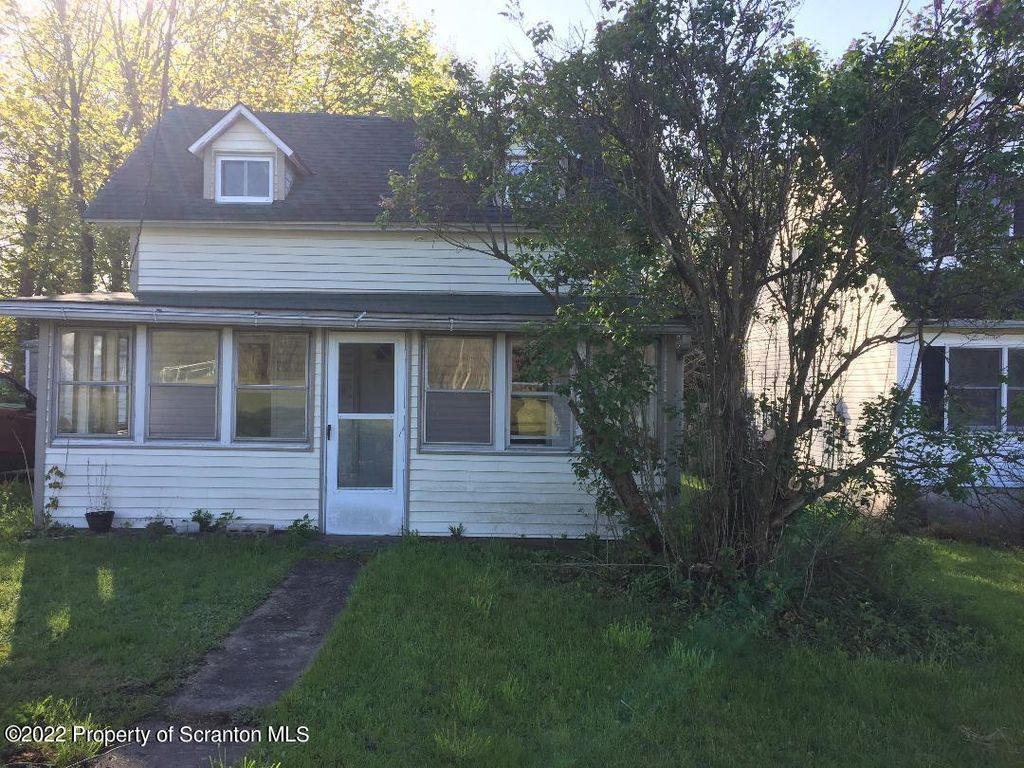 36 West St, Tunkhannock, PA 18657