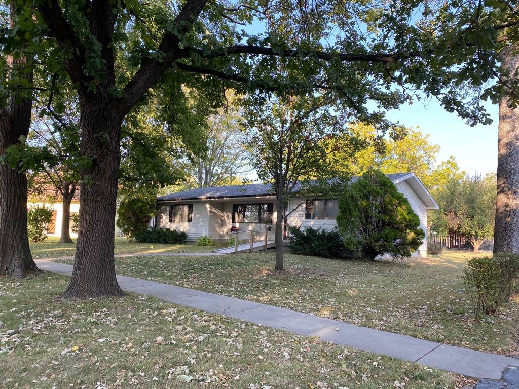 324 N 8th St, Fredonia, KS 66736 Trulia