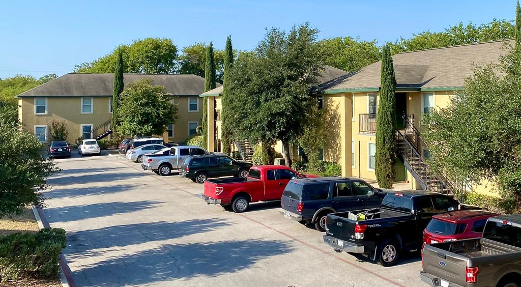 1875 Thompson Pl, San Antonio, TX 78226