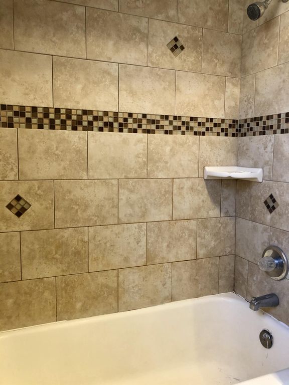 7106 W 16th St #2N, Berwyn, IL 60402