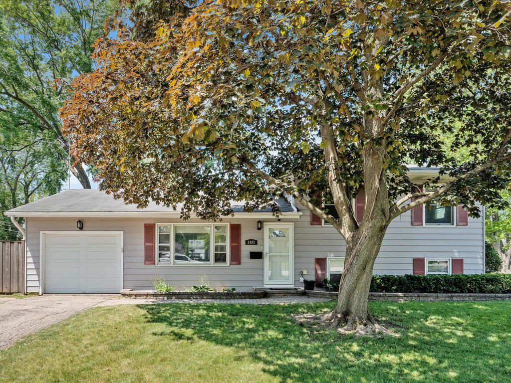 3403 Oriole Ln, Rolling Meadows, IL 60008