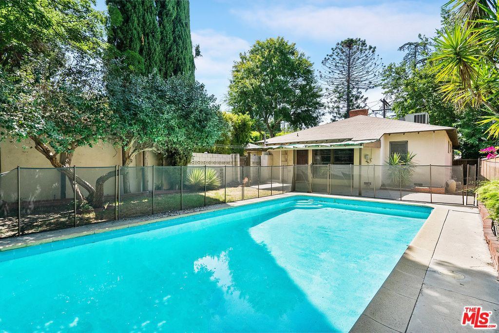 12701 Kling St, Studio City, CA 91604